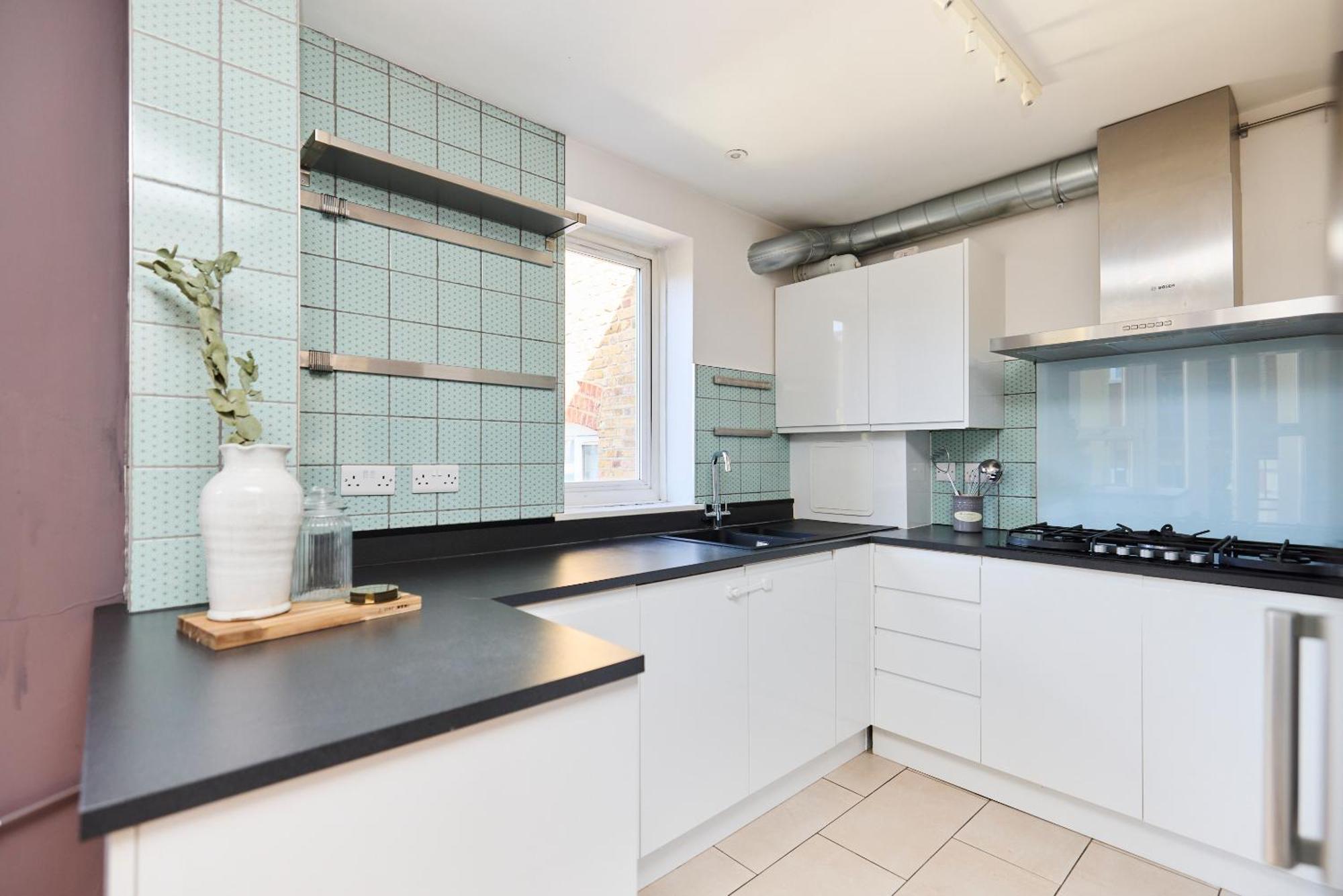 The Brunswick Retreat - Warm 3bdr Flat With Balcony Apartment London