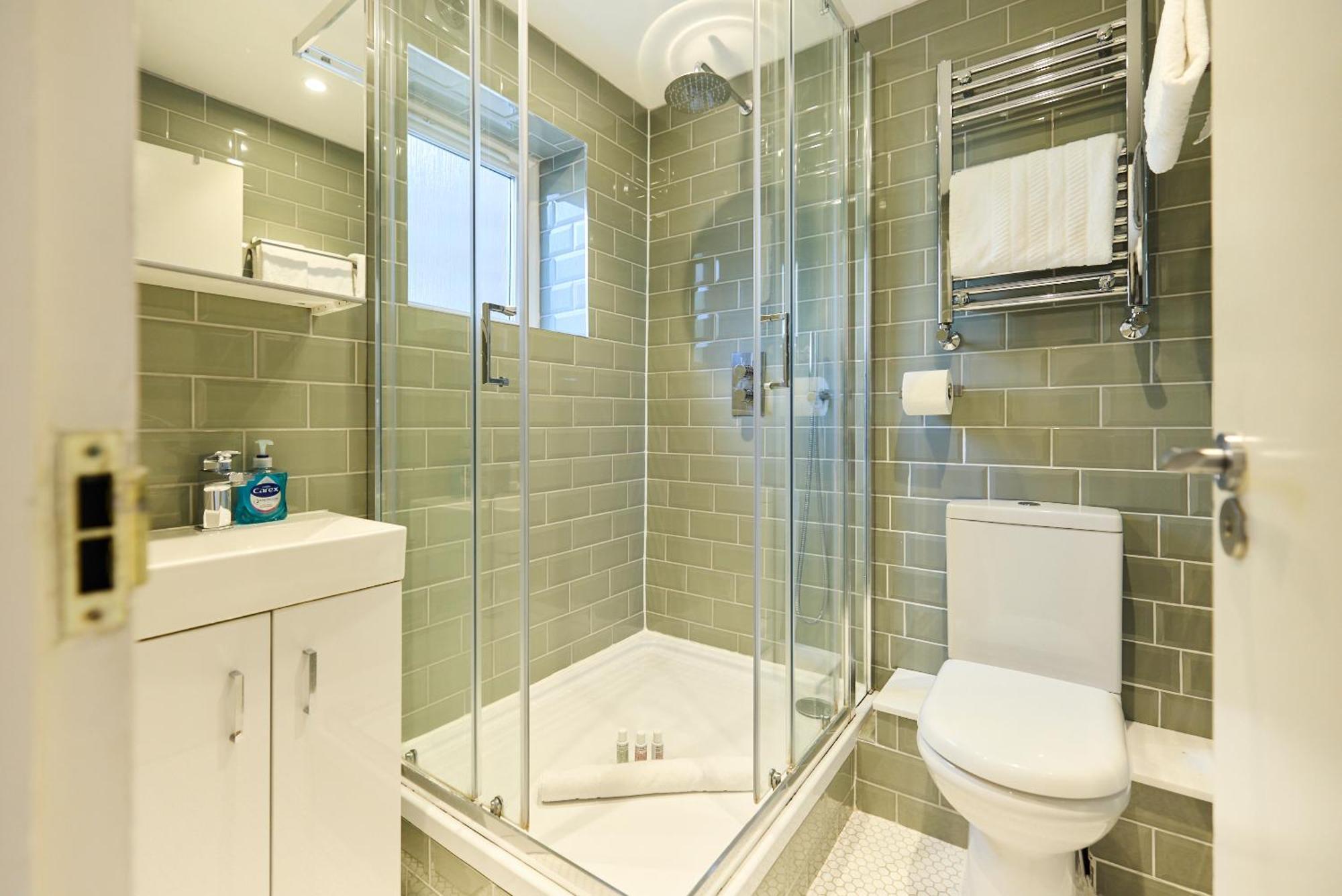 Apartment The Brunswick Retreat - Warm 3bdr Flat With Balcony London