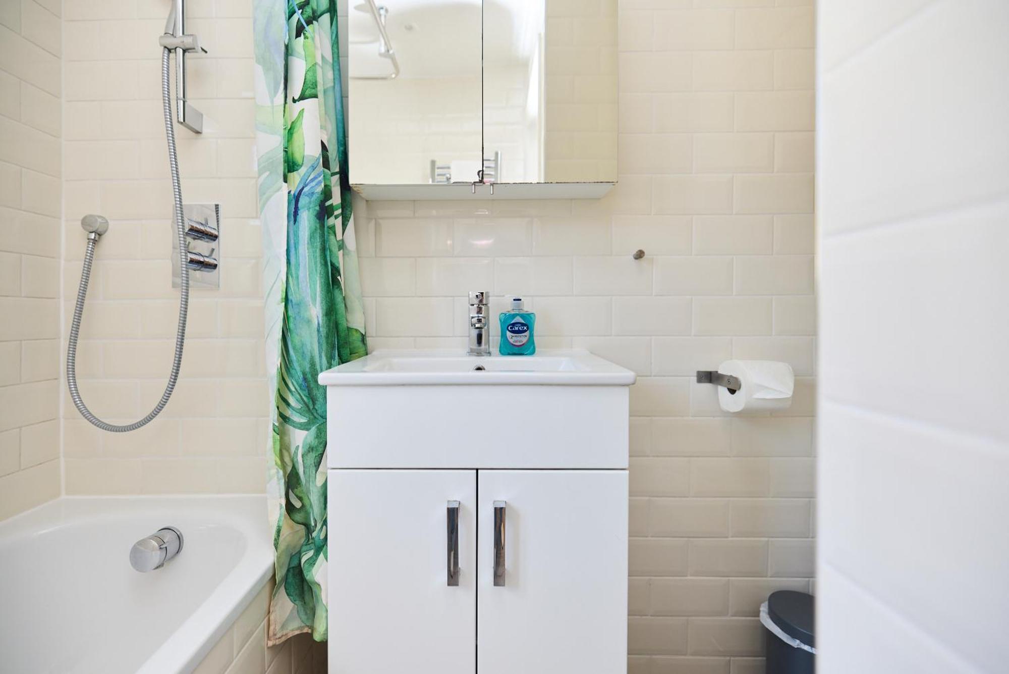 The Brunswick Retreat - Warm 3bdr Flat With Balcony Appartamento Londra